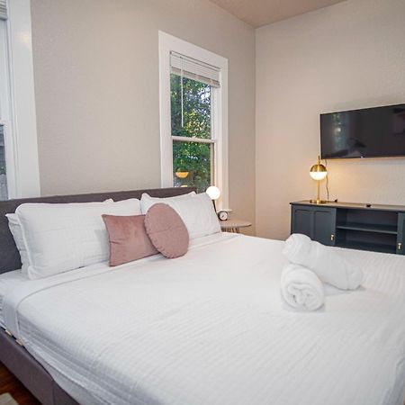 Chic Downtown Farmhouse With Garden And Bbq Grill San Antonio Ngoại thất bức ảnh